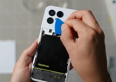 The Fairphone 6&#039;s battery is particularly easy to replace. (Image source: iFixit)