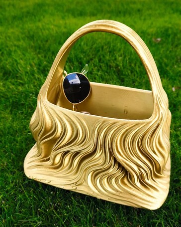A look at a ready-printed bag.