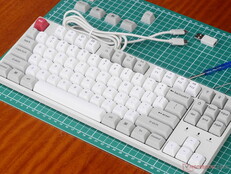 Keychron C1 Pro 8K accessories.