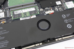 The Razer Blade 17 suddenly has a bigger battery this year. What's the secret?