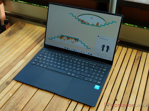 Luxury Chromebook from Samsung in review