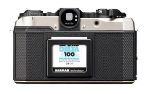 Note-holder to help keep track of the film type (Image source: Ricoh)