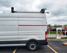 Tesla Supercharger maintenance crew (image: Grinolam/Reddit)