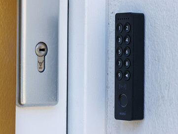 The Nuki Keypad 2 NFC can be placed discreetly.