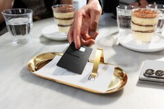 Samsung introduces its new Galaxy Card.