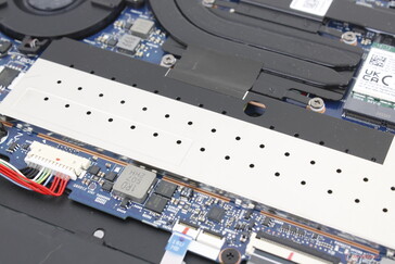 2x removable DDR5 SODIMM modules protected by an aluminum plate