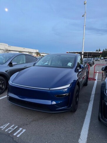 The new Model Y in Deep Blue Metallic color