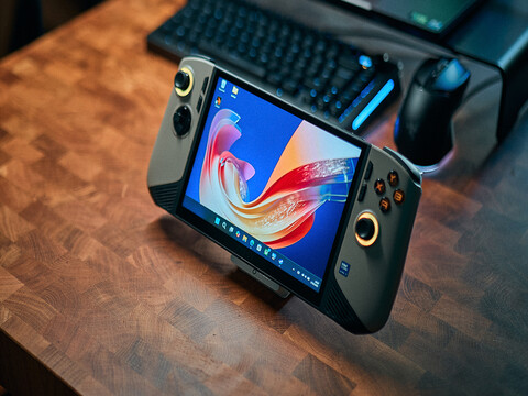 Video: MSI Claw 8 review - Intel is king for handhelds?(!)
