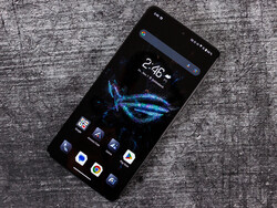 The Asus ROG Phone 9 Pro is the best smartphone we know of (Image source: Daniel Schmidt / Notebookcheck)