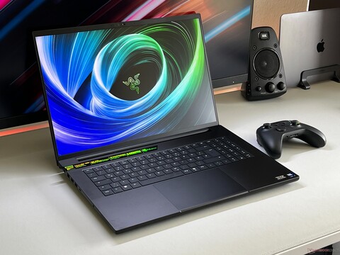 Extremely fast, but comparatively quiet gamer - Razer Blade 18 2025 RTX 5090 laptop review