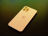 The iPhone 12 Pro Max does not always use its telephoto lens to take zoom shots. (Image source: Martin Sanchez)
