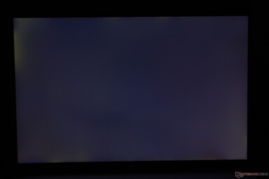 Moderate uneven backlight bleeding along the corners