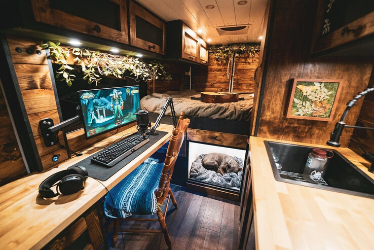 (Image source: u/ttthefineprinttt via r/battlestations)
