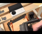 Can the Find N5 support this weight? (Image source: State of Tech via YouTube)