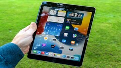 The popular iPad 9th Generation is selling for under $200 on Amazon (Image source: Notebookcheck)
