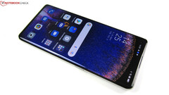 In testing, the AMOLED display of Oppo's Find X5 achieves a brightness of over 800 cd/m².