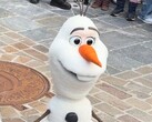 An AI-based Olaf robot suddenly toppled over at Disneyland Paris.