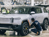 First R1S electric SUV deliveries aim to keep Rivian's December release promise