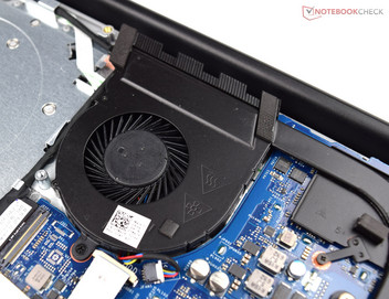 The cooling solution consists of a heat pipe and a fan.