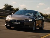 The 2015 Model S 90D did surprisingly well in What Car's range test. (Image source: What Car? via YouTube)