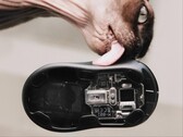 Wallhack M-001 gaming mouse.
