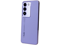 The Vivo V40 SE 5G is a pretty decent phone for under $300 (Image source: Daniel Schmidt)