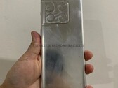 The OnePlus 10 Pro will look like a Galaxy S21 Ultra from the back. (Image source: Fathom Bracelets & @xleaks7) 