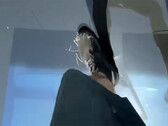 Cybertruck windshield cracks when stepped on (Image source: TOSV/YT)