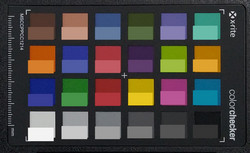 ColorChecker: The reference color is displayed in the lower half of each area of color