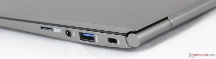 Right: MicroSD reader, 3.5 mm headphones, USB 3.0, Kensington Lock