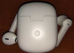 UGREEN HiTune T2 TWS and charging case (Source: Own)