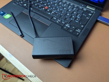 The 65 W USB-C power supply unit