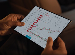 Samsung's tri-fold patent follows the form factor of Huawei's first effort. (Image source: Huawei)