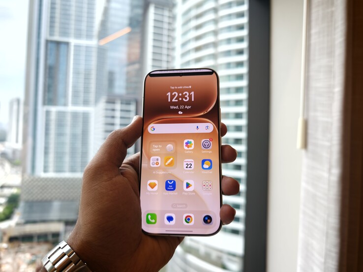The Honor 600 Pro has a 6.57-inch AMOLED 120 Hz display