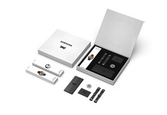 The Galaxy Watch 4 PXG Edition will be available in two colours and two sizes. (Image source: Samsung)