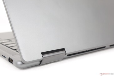 Smooth matte aluminum for the top and bottom