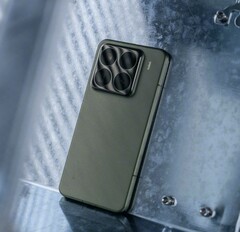 The Xiaomi 15S Pro is expected to look exactly like the Xiaomi 15 Pro. Pictured - Xiaomi 15 Pro (Image Source: Lee Qi)