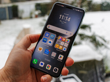 The Honor Magic7 Pro outside