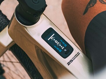The display is integrated directly into the top tube