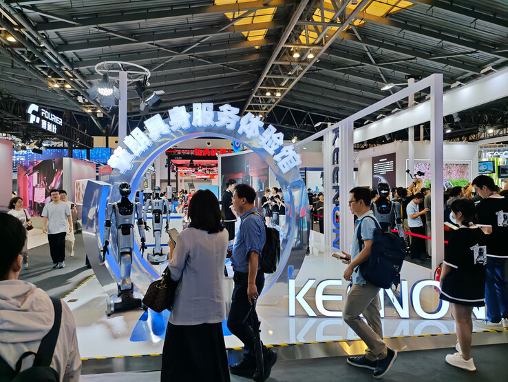 The XMANF1 on display at its WAIC 2025 booth. (Source: Keenon)