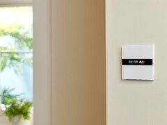 Aqara has launched the Display Switch V1 in Europe. (Image source: Aqara)