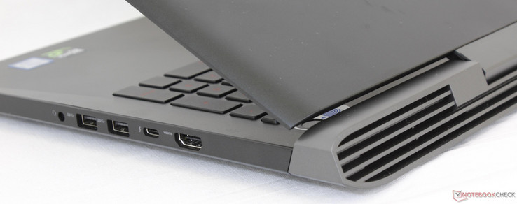 Dell Inspiron 15 7000 7577 (i5-7300HQ, GTX 1060 Max-Q) Laptop 