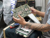 Tesla FSD computer system board (Image source: WSJ)