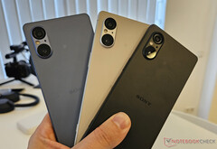 The Xperia 5 V in its three launch colours. (Image source: Notebookcheck)