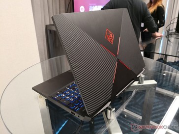 Same narrow-bezel chassis design that we're already familiar with