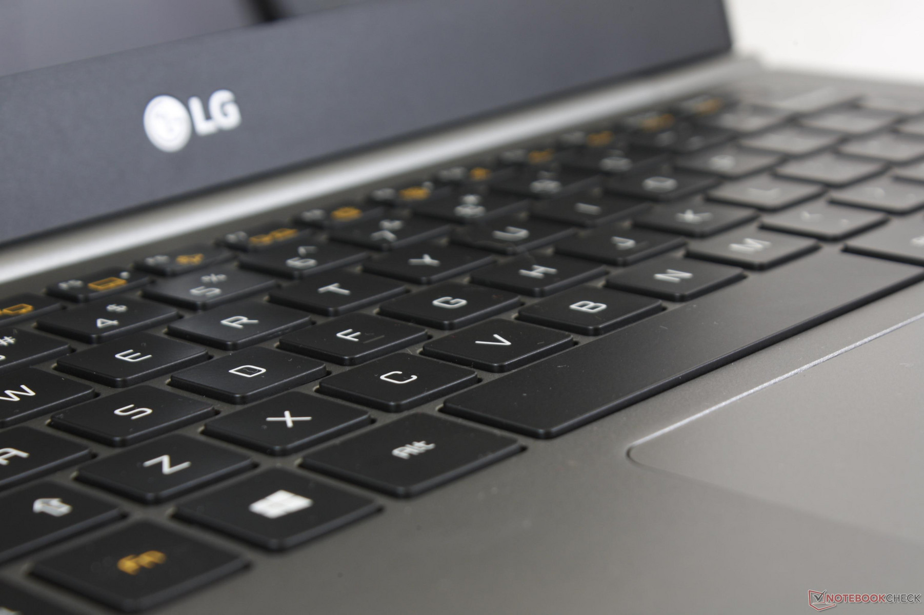 LG Gram 13Z980-A (i5-8250U) Laptop Review - Notebookcheck Review