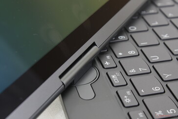 Just one small hinge for the lid whereas most other laptops have two hinges or one longer hinge