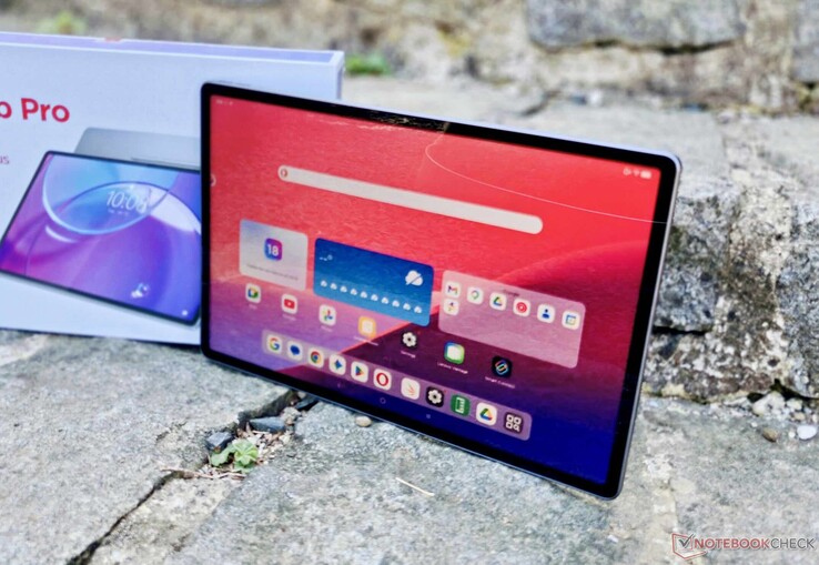 The Idea Tab Pro Gen 2 features a powerful Snapdragon SoC and a 3.5K 144Hz IPS display.