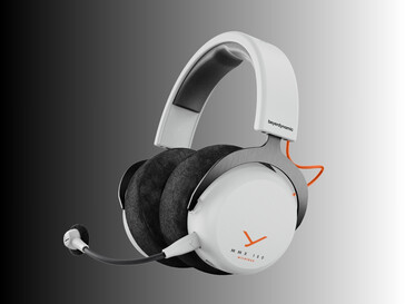 Side view of the Beyerdynamic MMX 150 in white (Image source: Beyerdynamic PR)
