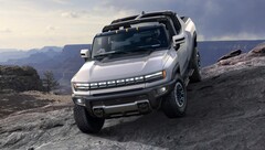 The off-road-capable electric Hummer EV pickup truck has a surprisingly decent highway range at 70 mph (Image: GMC)